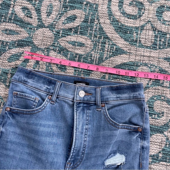 Express Super High Waisted Ripped Raw Step Hem‎ Supersoft Mom Jeans - Picture 9 of 11